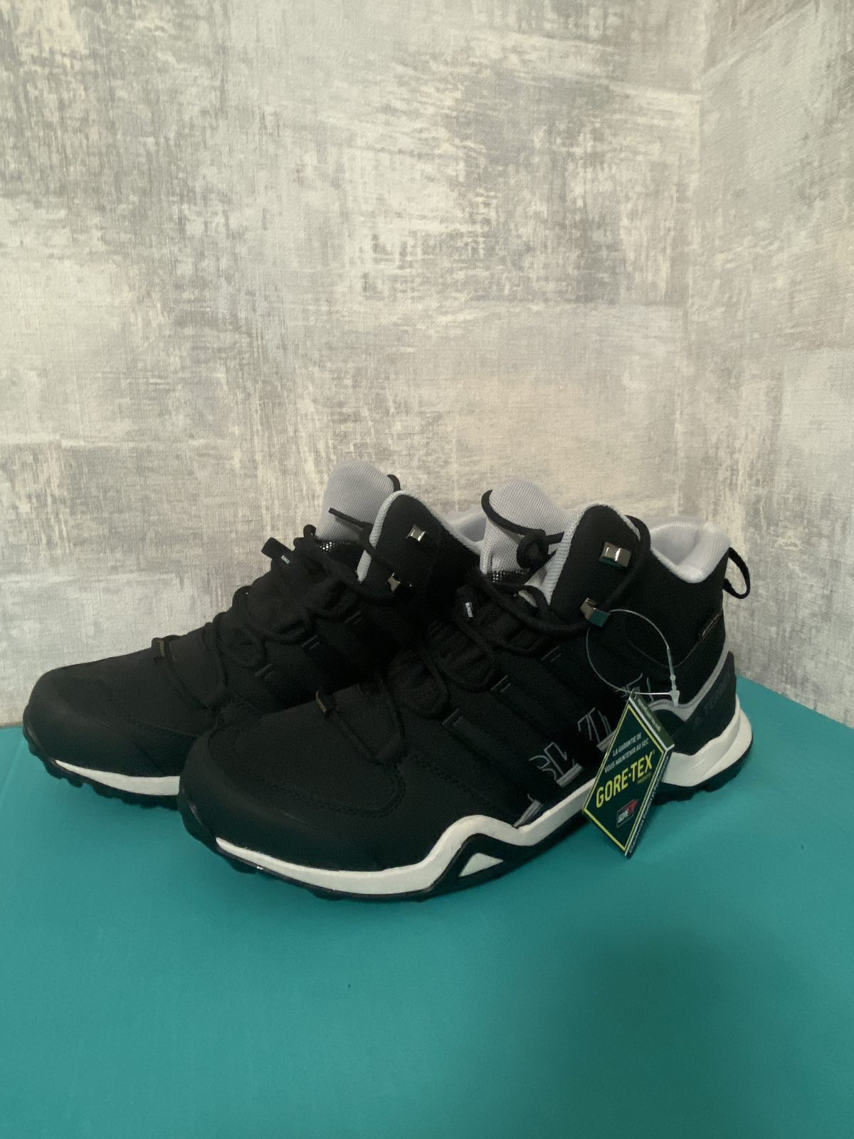Adidas Terrex SWIFT R2 Gore-Tex черно-серые
