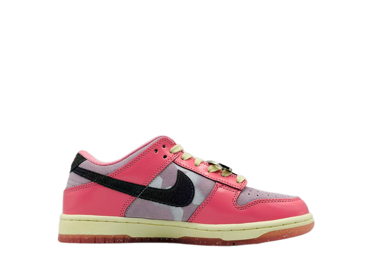 Nike SB Dunk Low Barbie