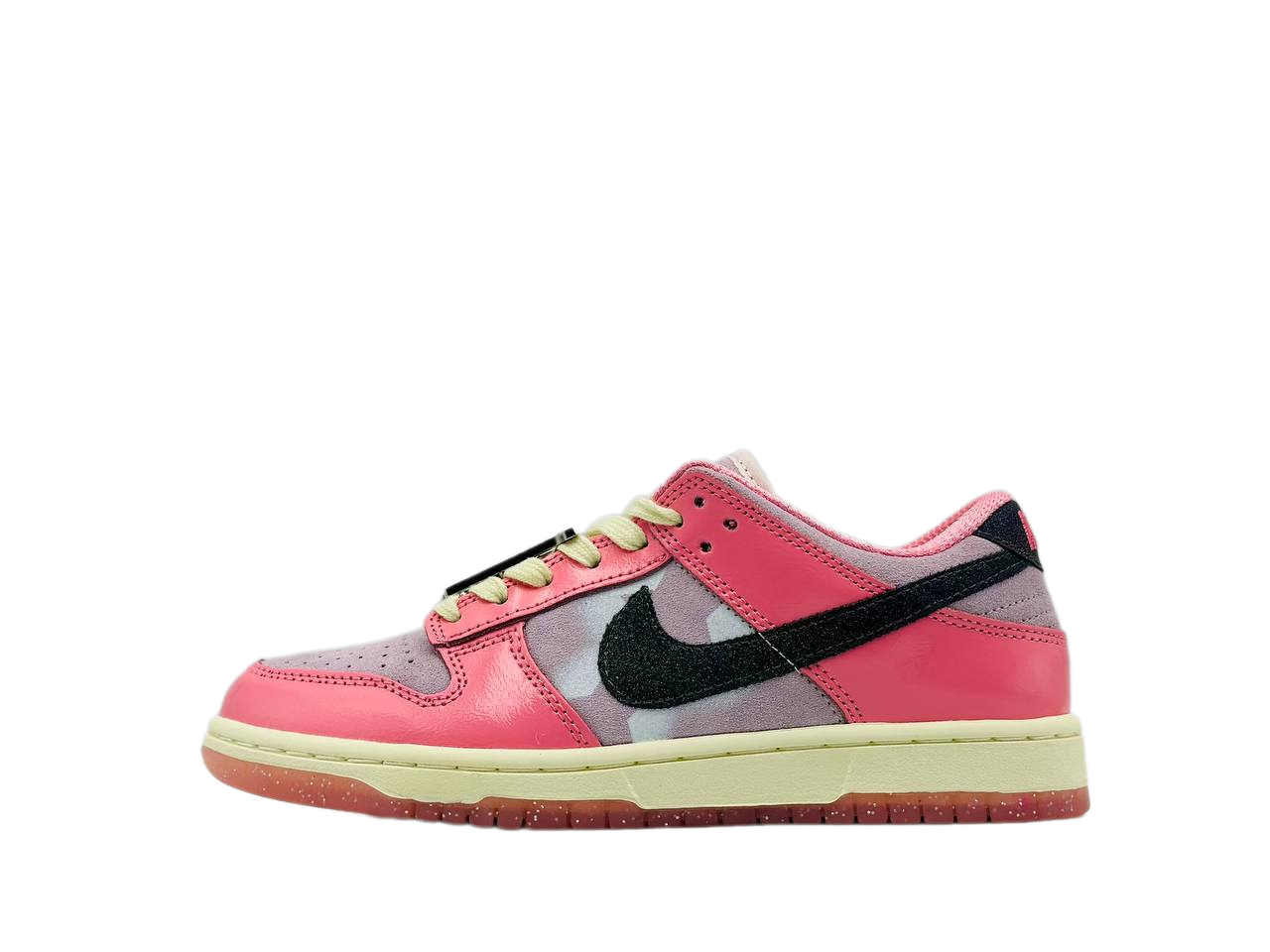 Nike SB Dunk Low Barbie